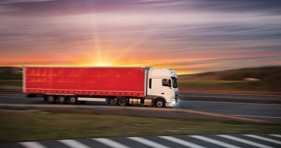 卡車集裝箱 現代道路貨物運輸的骨干力量