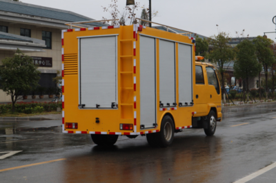 五十鈴100P雙排1000方救險(xiǎn)車 城市應(yīng)急排澇的移動(dòng)堡壘